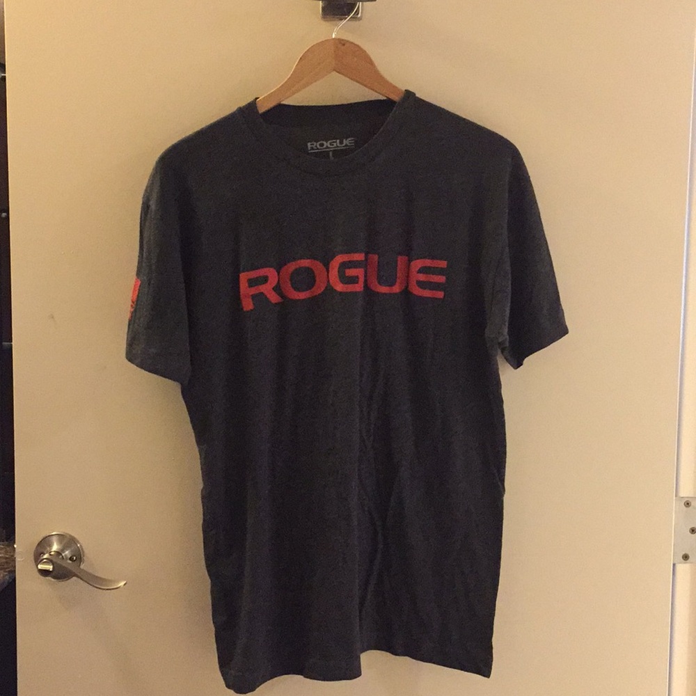 rouge t-shirt (L)